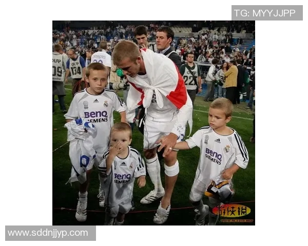 当今世界足坛顶级球星有哪些他们的名字和表现引发全球瞩目